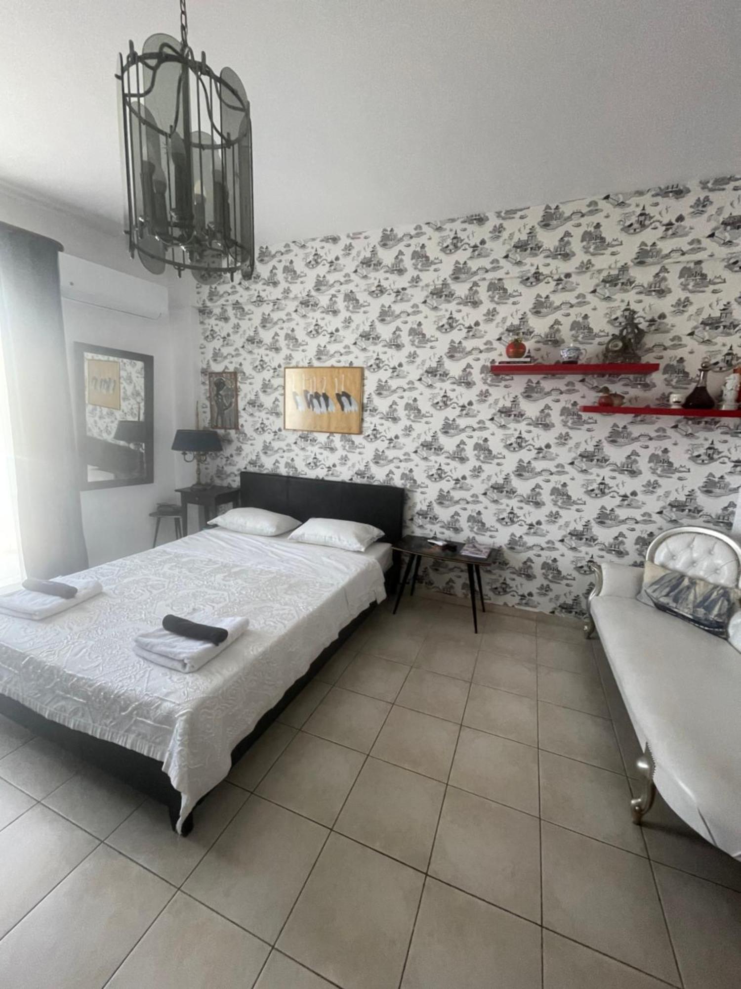 Retire Flat In The Heart Of * Héraklion